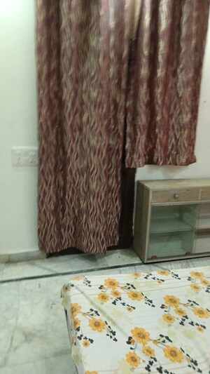 Bedroom in 1 RK Apartment at Om Tower Greater Noida, Alpha 1 Greater Noida – for Rent