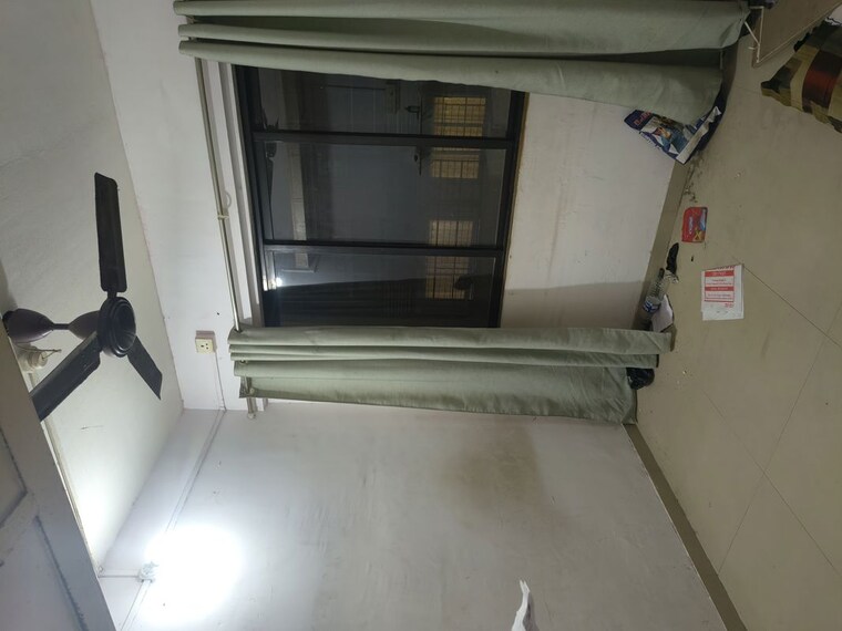 Room, kurla west 1 Bedroom 300 Sq.Ft. Apartment In Kurla West Mumbai 10060181