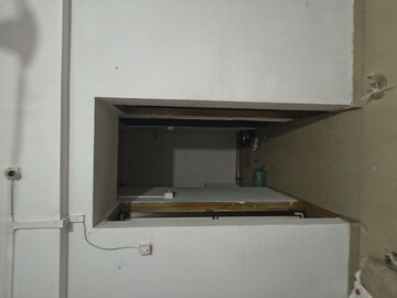 Furnished Amenities in 1 BHK Apartment at Kurla West – for Rent