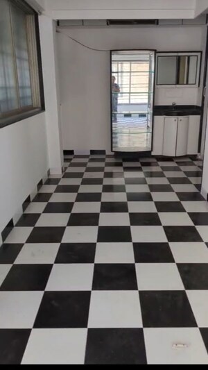 Team Area in 1.5 BHK Apartment at Amrut Apartment	Matunga East, Matunga East – for Rent