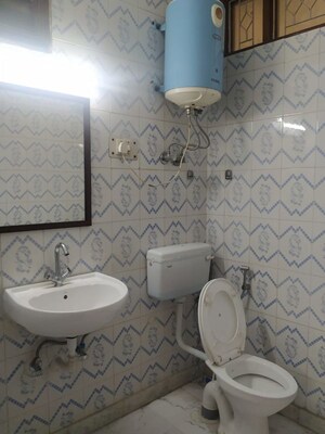 Bathroom in 1 BHK Apartment at Khirki Extension – for Rent