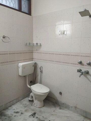 Bathroom in 1 BHK Apartment at Khirki Extension – for Rent