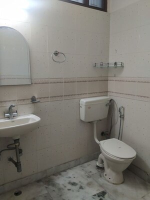 Bathroom in 1 BHK Apartment at Khirki Extension – for Rent