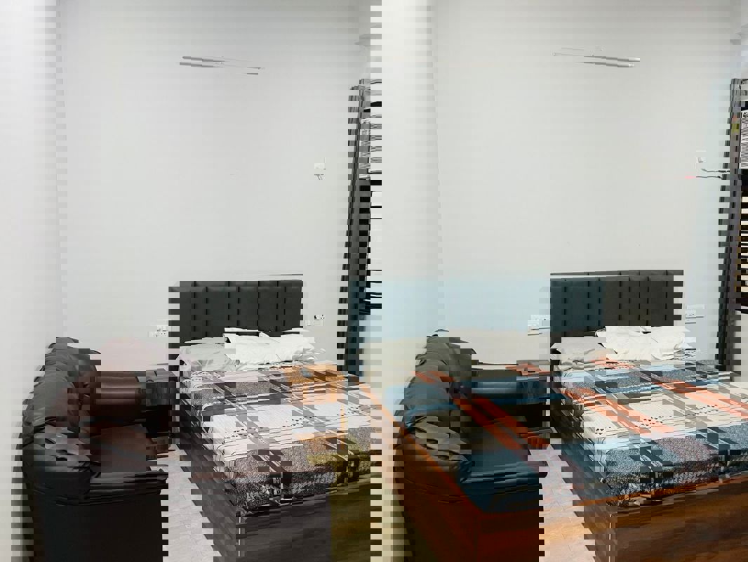 3 BHK 3200 Sq.Ft. Apartment in Om Tower Greater Noida