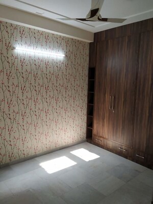 Room in 2 BHK Apartment at Khirki Extension – for Rent