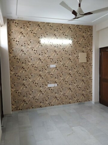 Room in 2 BHK Apartment at Khirki Extension – for Rent