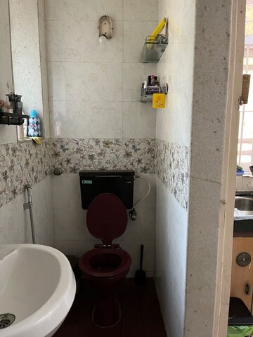 Bathroom in 1 BHK Apartment at Anand CHS Matunga, Matunga East – for Rent