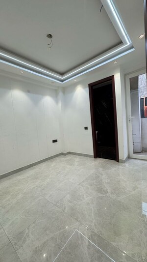 Room in 2 BHK Builder Floor at Palm Residency Chhatarpur, Rajpur Khurd Extension – for Rent