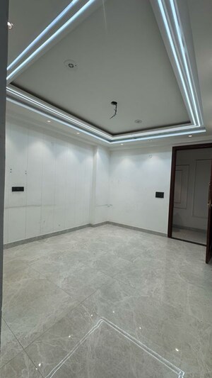 Room in 2 BHK Builder Floor at Palm Residency Chhatarpur, Rajpur Khurd Extension – for Rent