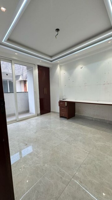 Parking in 2 BHK Builder Floor at Palm Residency Chhatarpur, Rajpur Khurd Extension – for Rent