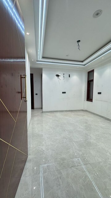 Room in 2 BHK Builder Floor at Palm Residency Chhatarpur, Rajpur Khurd Extension – for Rent