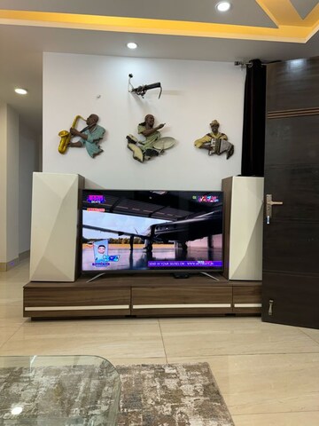 Furnished Amenities in 3 BHK Apartment at Chattarpur – for Rent