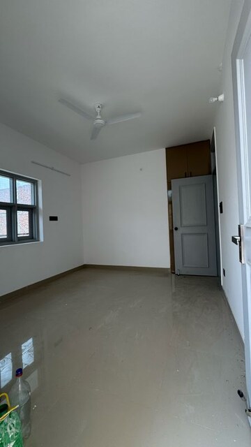 Room in 2 BHK Apartment at Chattarpur – for Rent
