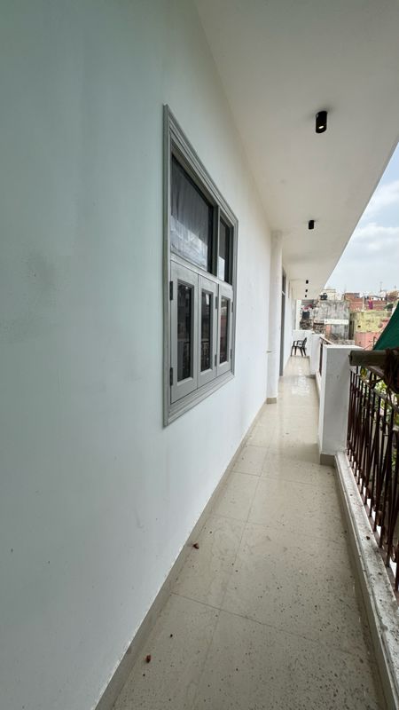 2 BHK + Servant Room Apartment For Rent in Chattarpur