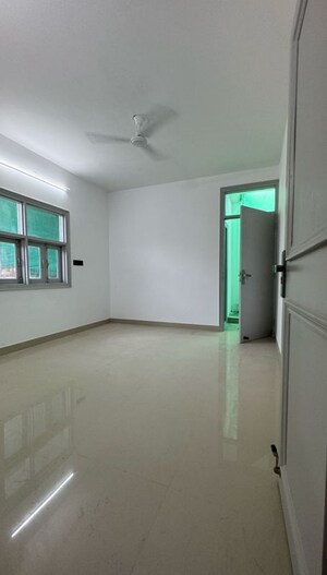 Room in 2 BHK Apartment at Chattarpur – for Rent