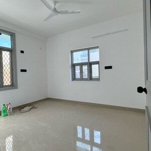 Room in 2 BHK Apartment at Chattarpur – for Rent