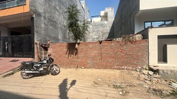  Plot For Sale in Gomti Nagar