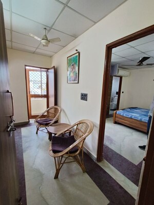 Room in Studio Builder Floor at Greater Kailash I – for Rent