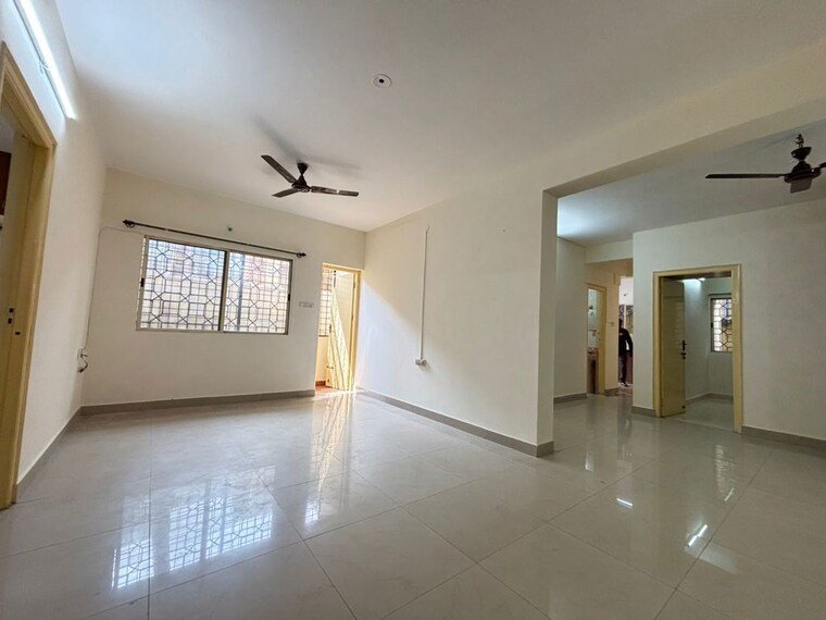 Room, indiranagar 3 Bedroom 1500 Sq.Ft. Apartment In Indiranagar Bangalore 10060258