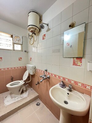 Team Area in 3 BHK Apartment at Indiranagar – for Rent