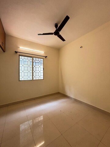 Furnished Amenities in 3 BHK Apartment at Indiranagar – for Rent