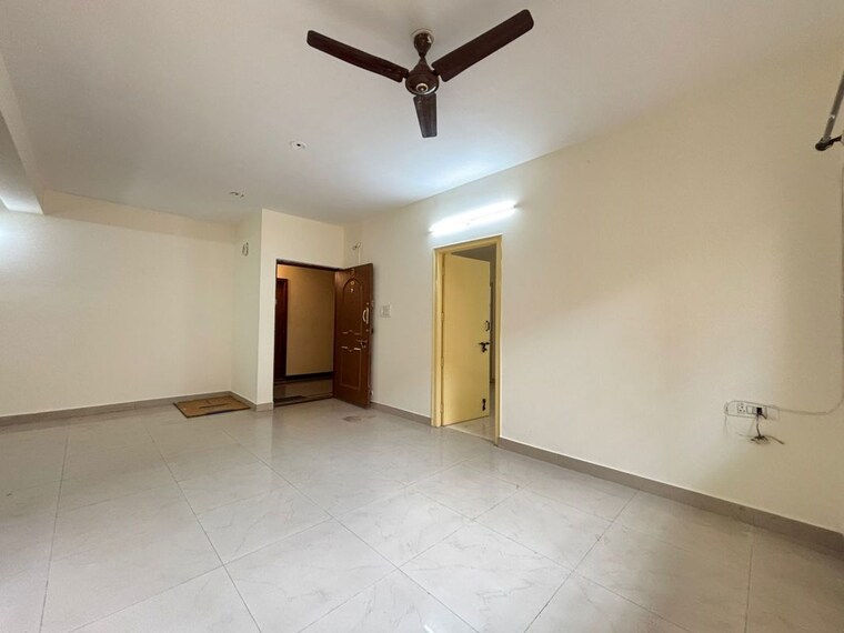 Room, indiranagar 3 Bedroom 1500 Sq.Ft. Apartment In Indiranagar Bangalore 10060258