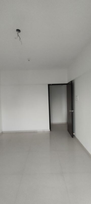 Room in 2 BHK Apartment at Kamla Sukhshanti, Kandivali West – for Sale