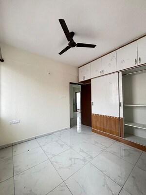 Room in 2 BHK Apartment at Domlur – for Rent