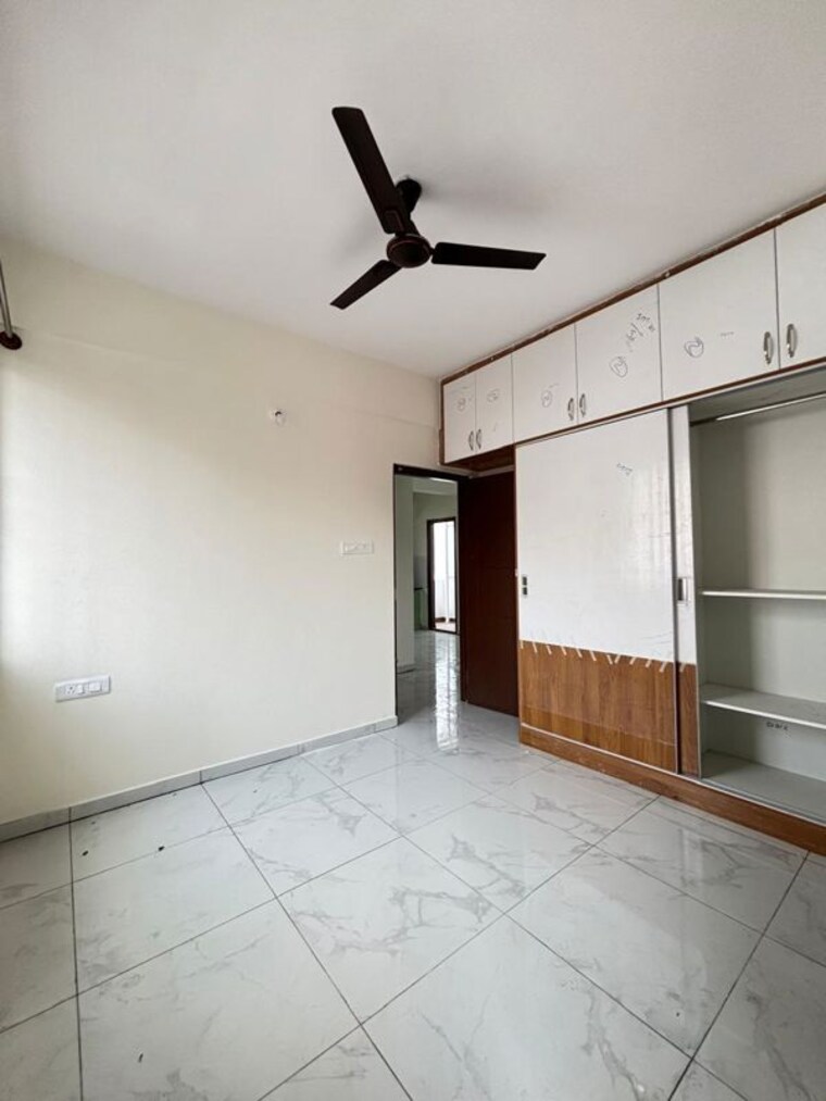 Room, domlur 2 Bedroom 1200 Sq.Ft. Apartment In Domlur Bangalore 10060267