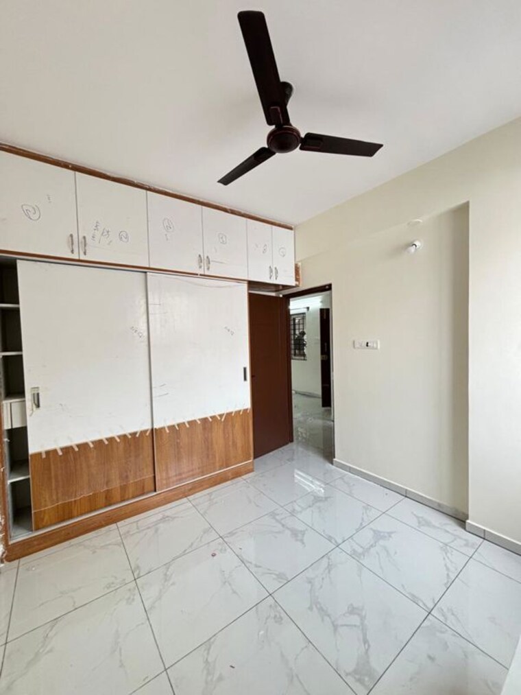 Room, domlur 2 Bedroom 1200 Sq.Ft. Apartment In Domlur Bangalore 10060267