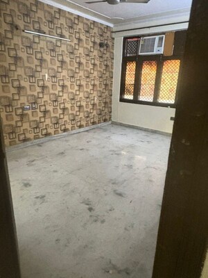 Room in 3.5 BHK Builder Floor at Spring Field, Sector 31 – for Rent