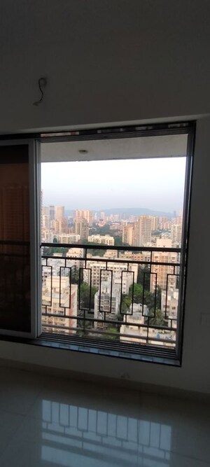 Room in 2 BHK Apartment at Kamla Sukhshanti, Kandivali West – for Sale