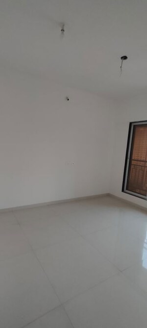 Room in 2 BHK Apartment at Kamla Sukhshanti, Kandivali West – for Sale