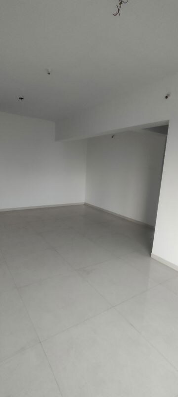 Room in 2 BHK Apartment at Kamla Sukhshanti, Kandivali West – for Sale