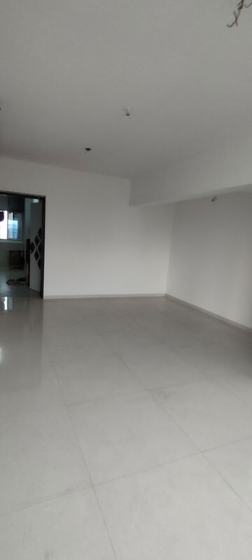 Room in 2 BHK Apartment at Kamla Sukhshanti, Kandivali West – for Sale