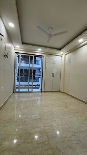 Room in 3 BHK Builder Floor at Palm Residency Chhatarpur, Chattarpur – for Rent