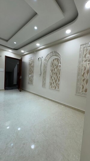 Room in 3 BHK Builder Floor at Palm Residency Chhatarpur, Chattarpur – for Rent