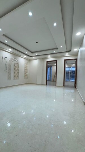 Room in 3 BHK Builder Floor at Palm Residency Chhatarpur, Chattarpur – for Rent