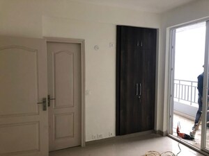 Room in 3.5 BHK Apartment at Anant Raj Maceo, Sector 91 – for Rent