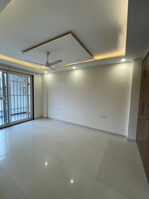 Room in 1 BHK Apartment at DLF Cyber SEZ, Sector 24 – for Rent