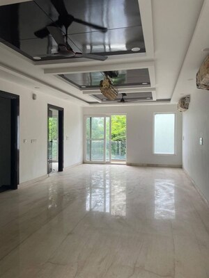 Room in 1.5 BHK Apartment at DLF Cyber SEZ, Sector 24 – for Rent