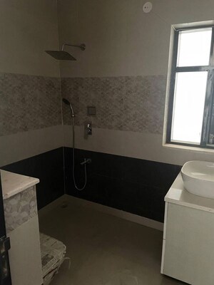 Kitchen in 1.5 BHK Apartment at DLF Cyber SEZ, Sector 24 – for Rent