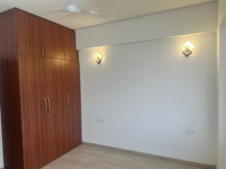 Room, dlf-gardencity-enclave 3 Bedroom 1620 Sq.Ft. Apartment In Sector 93 Gurgaon 10060333