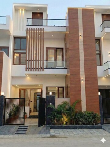 4 BHK Villa For Sale in Surya Palace Colony