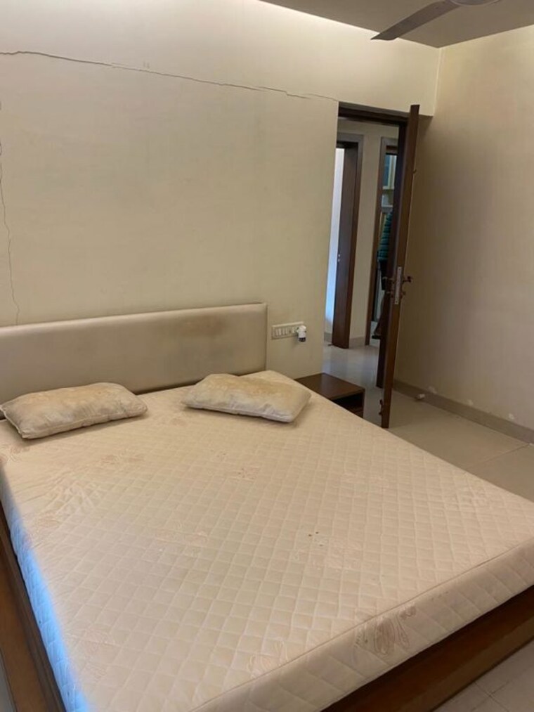 Room, himath-ghar-khar-west 2 Bedroom 700 Sq.Ft. Apartment In Khar West Mumbai 10060346