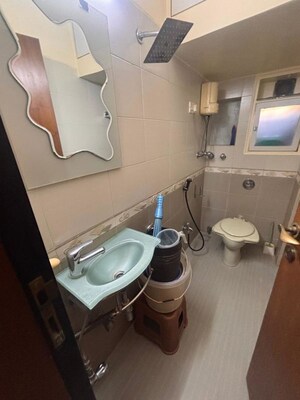 Master Bedroom in 2 BHK Apartment at Himath Ghar Khar West, Khar West – for Rent