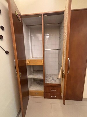 Furnished Amenities in 2 BHK Apartment at Himath Ghar Khar West, Khar West – for Rent