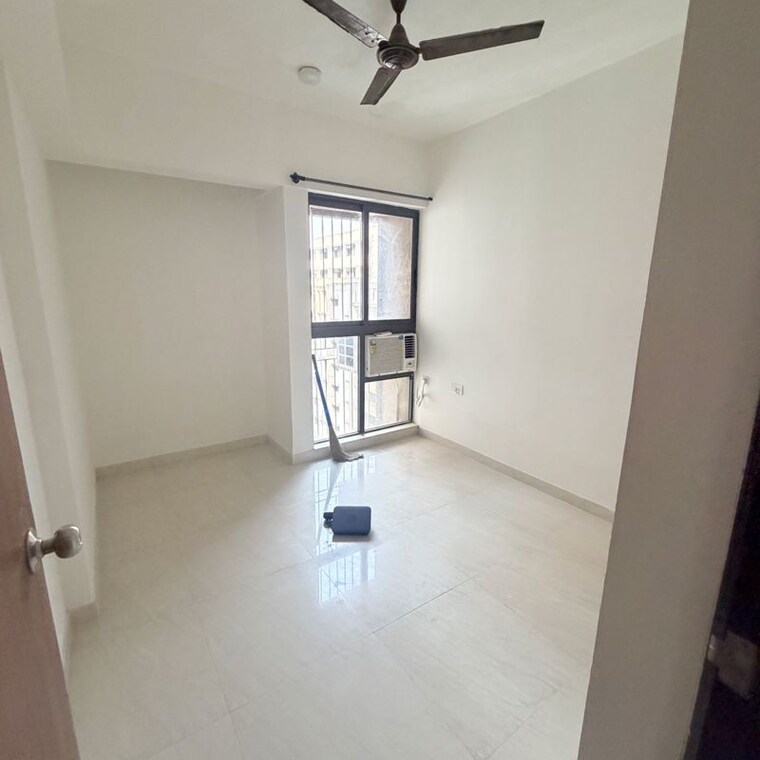 Bedroom, lodha-crown-quality-homes 1 Bedroom 317 Sq.Ft. Apartment In Saket Complex Thane 10060368
