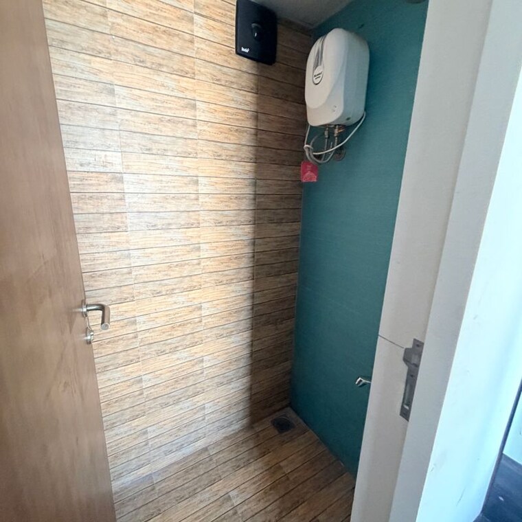 Bathroom, lodha-crown-quality-homes 1 Bedroom 317 Sq.Ft. Apartment In Saket Complex Thane 10060368