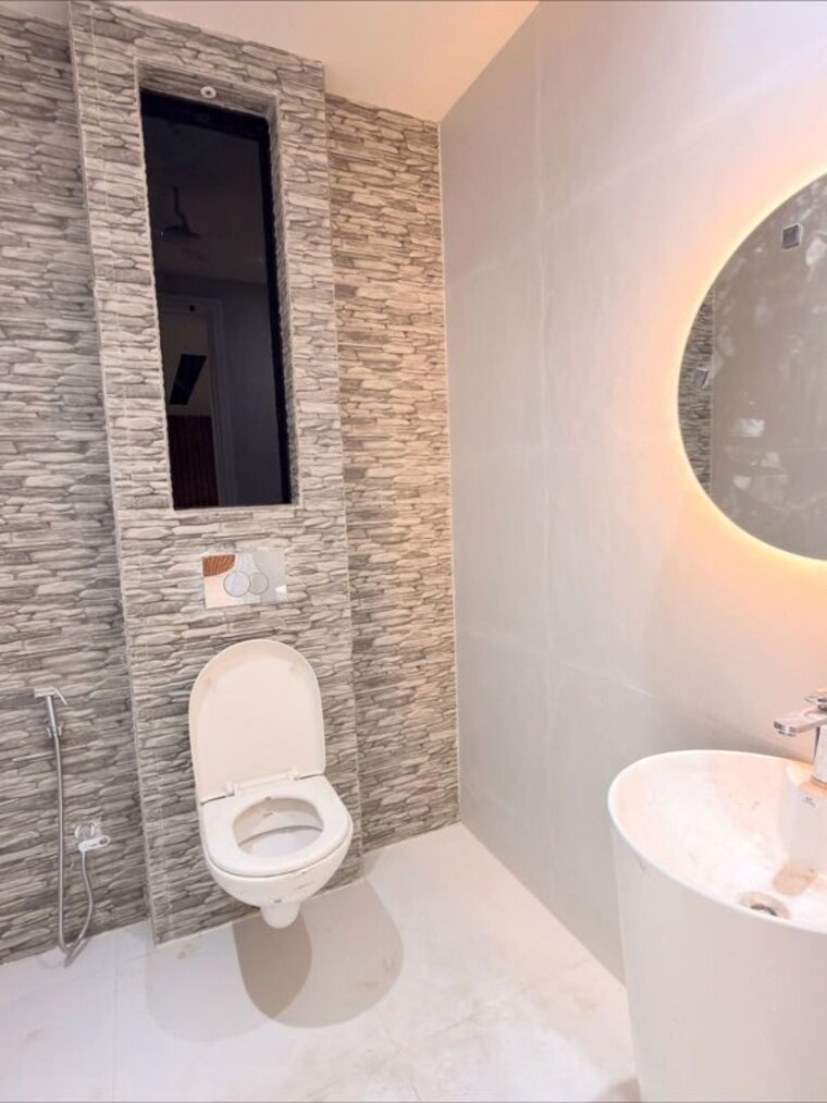 Bathroom, dlf-cyber-park 2.5 Bedroom 1356 Sq.Ft. Apartment In Sector 20 Gurgaon 10060378